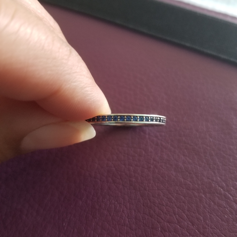Radiant heart ring dark blue